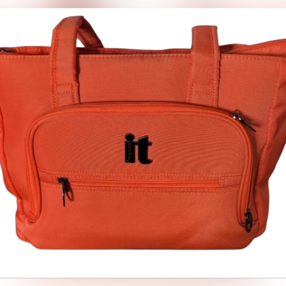 IT Luggage Large Tote Bag 16 X 18 Inches